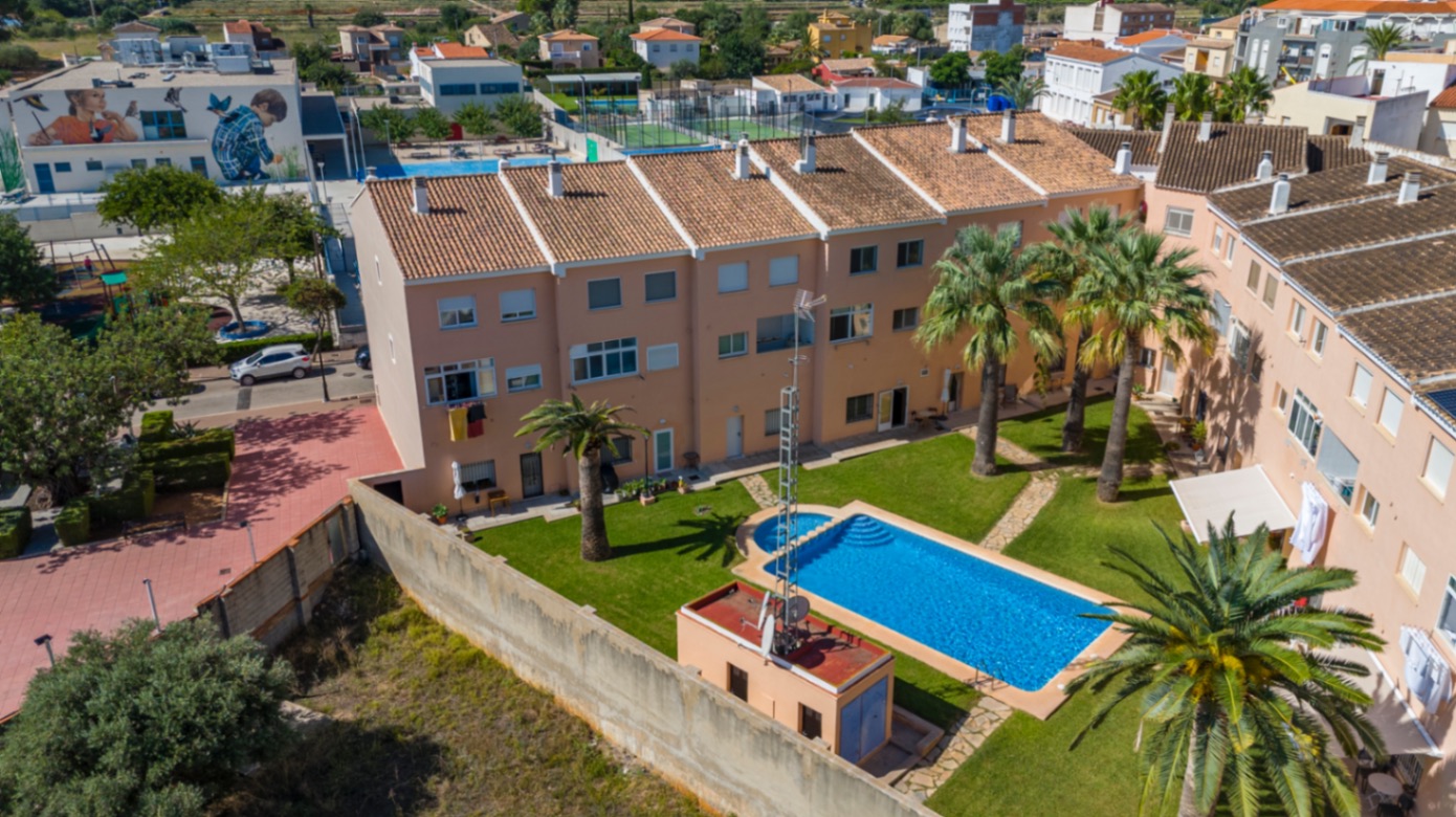 Gezellig halfvrijstaand huis te koop in La Xara