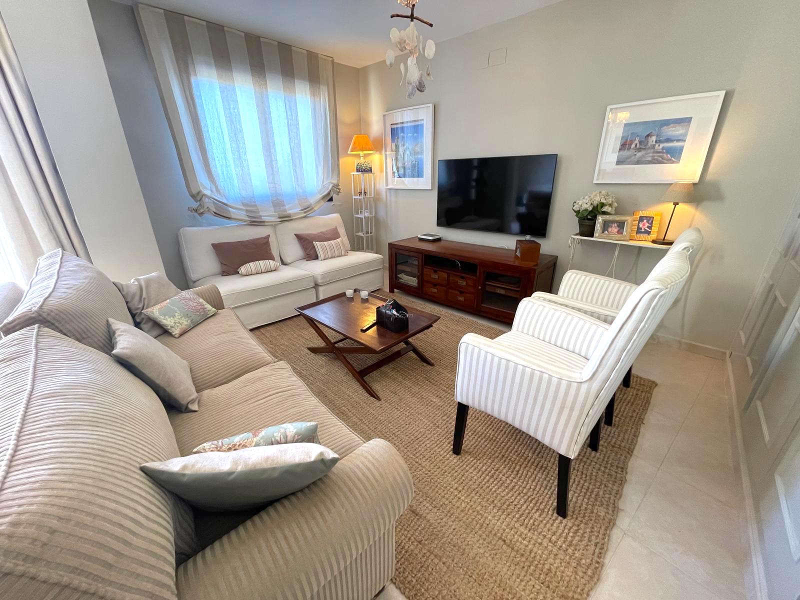 Bonito ático dúplex con vistas al mar en venta en Denia