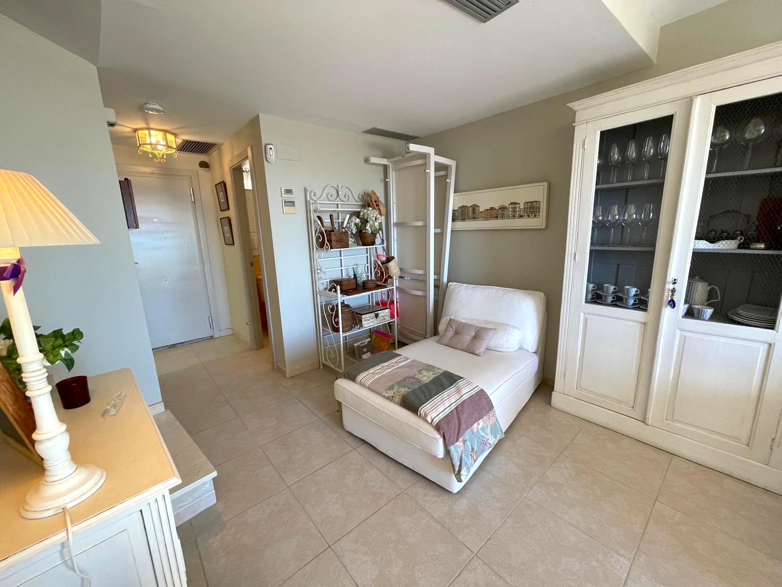 Bonito ático dúplex con vistas al mar en venta en Denia