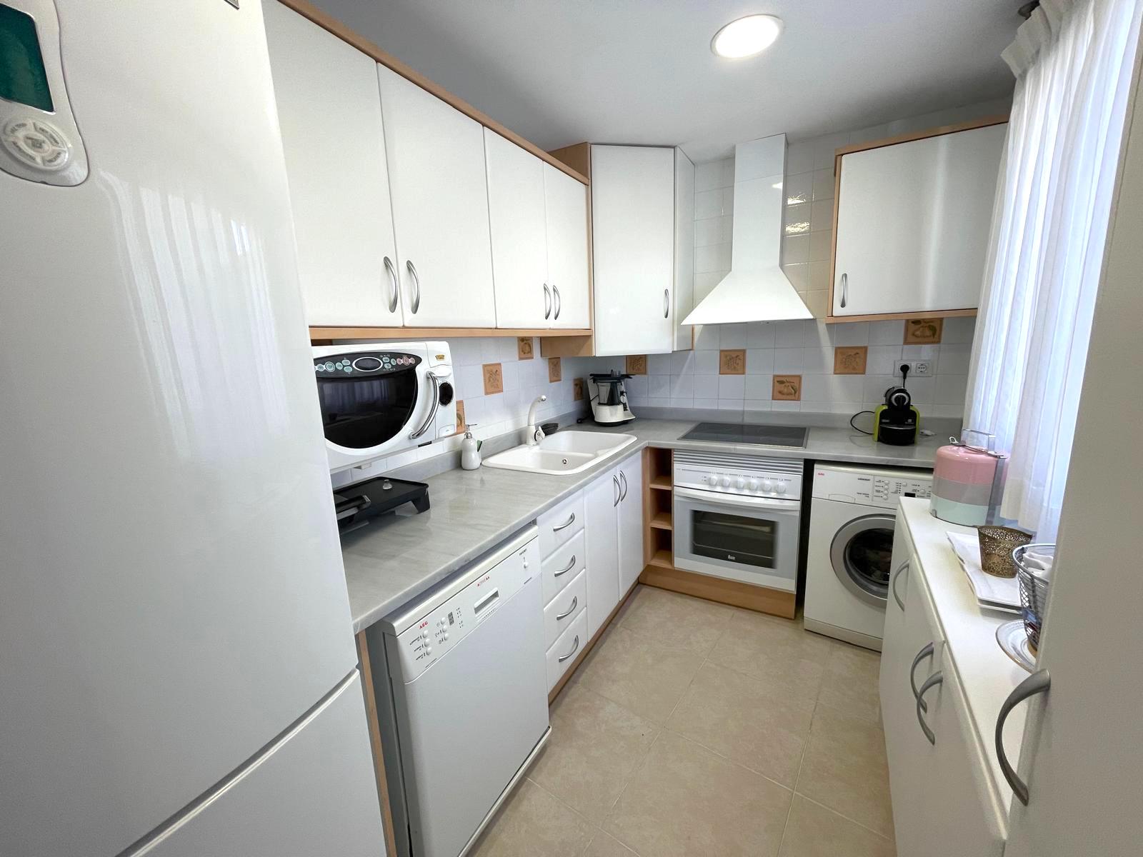Bonito ático dúplex con vistas al mar en venta en Denia