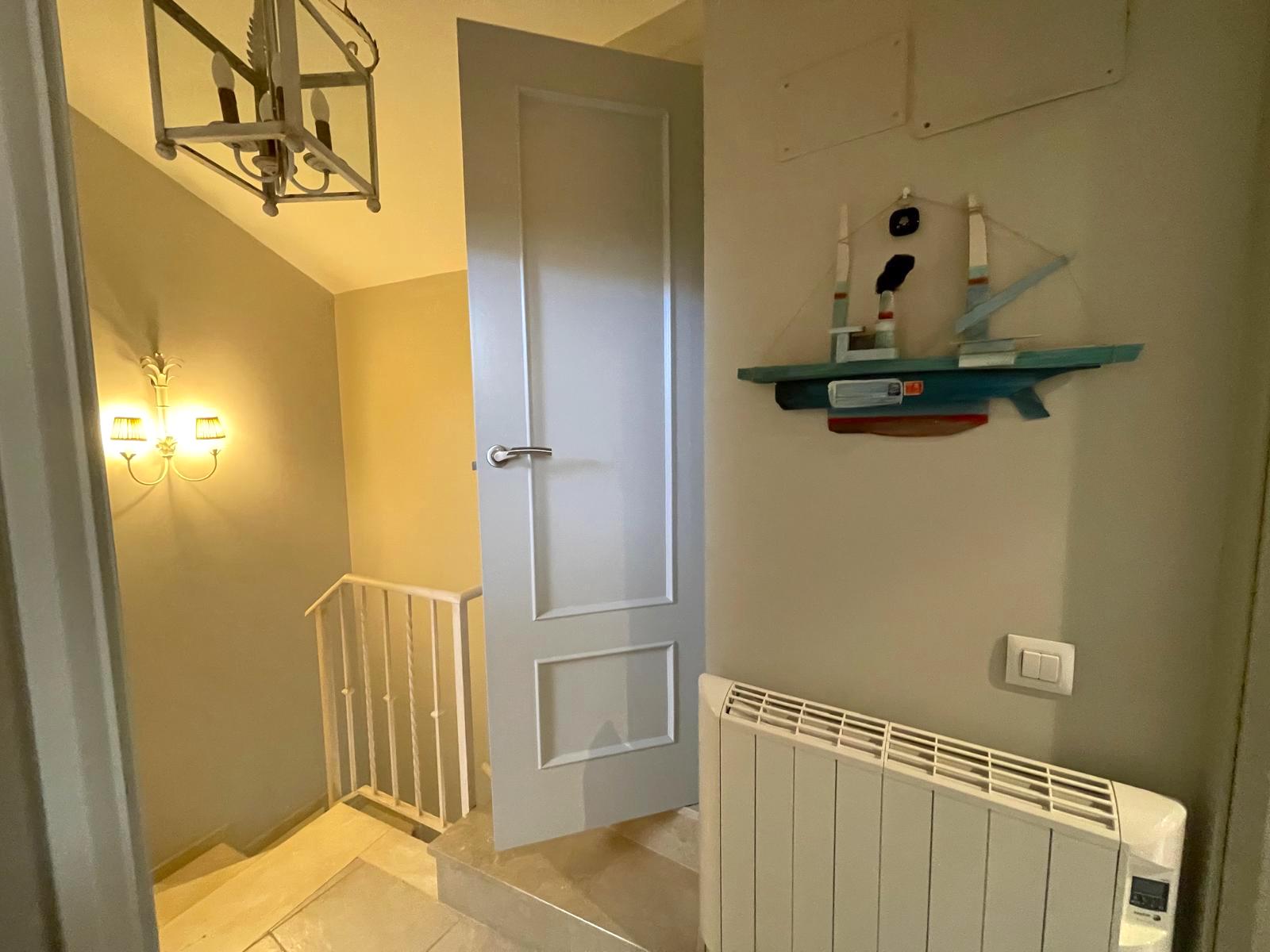 Bonito ático dúplex con vistas al mar en venta en Denia