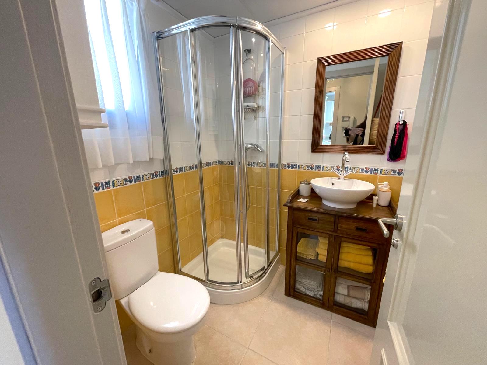 Bonito ático dúplex con vistas al mar en venta en Denia