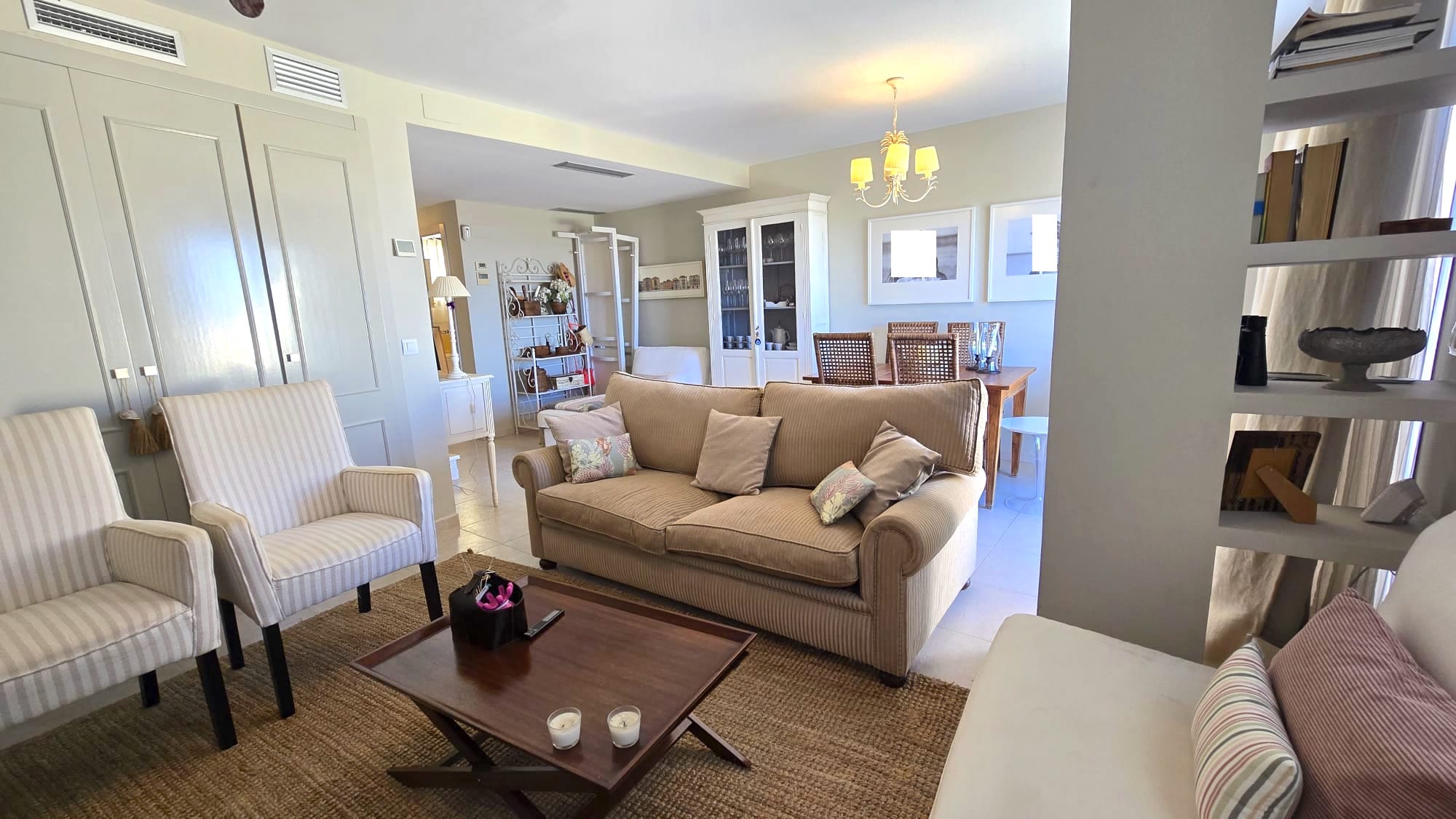 Bonito ático dúplex con vistas al mar en venta en Denia