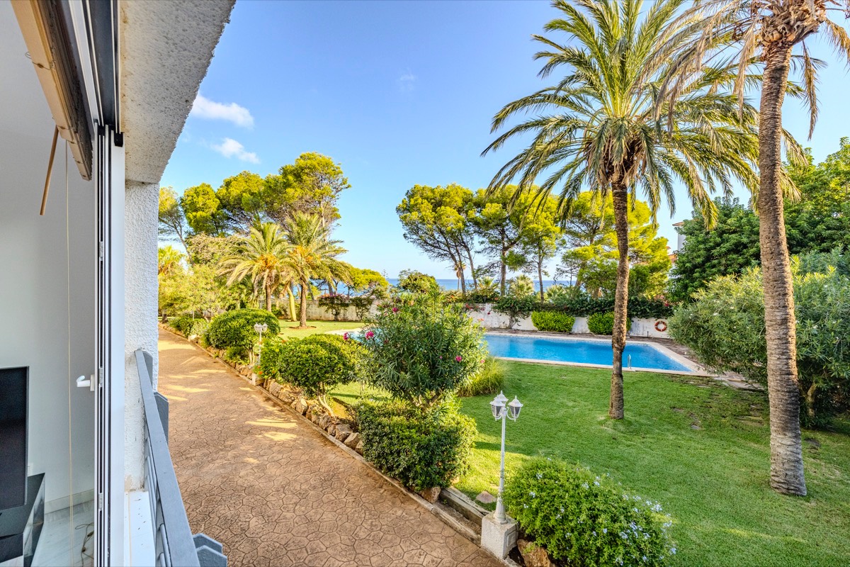 Bonito apartamento en venta en Denia con preciosas vistas al mar de las Rotas