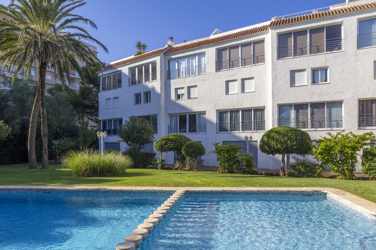 Bonito apartamento en venta en Denia con preciosas vistas al mar de las Rotas