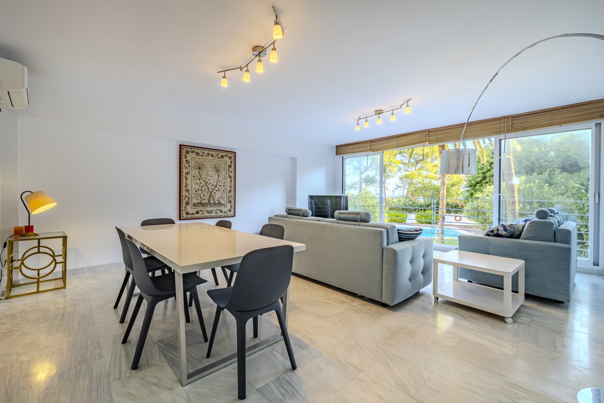 Bonito apartamento en venta en Denia con preciosas vistas al mar de las Rotas