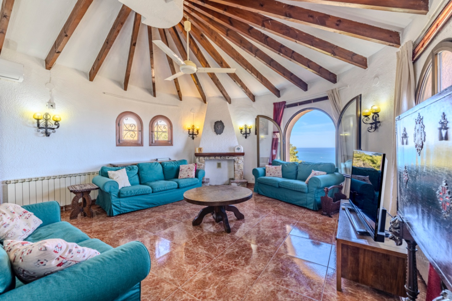 Villa en venta en Jávea con impresionantes vistas al mar.
