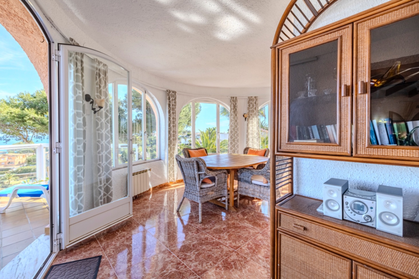 Villa en venta en Jávea con impresionantes vistas al mar.
