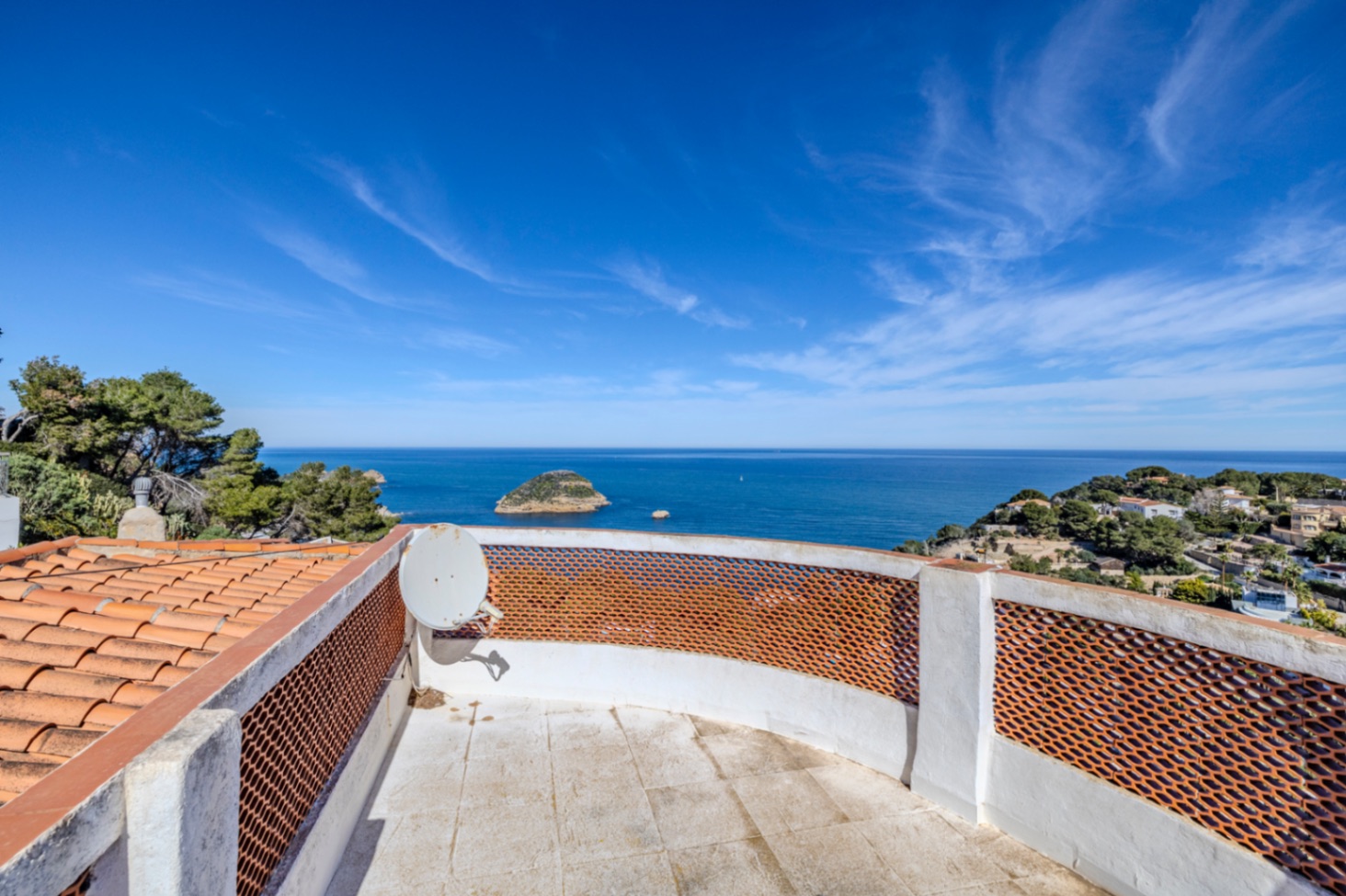 Villa en venta en Jávea con impresionantes vistas al mar.