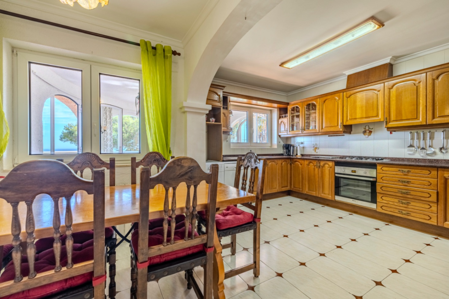 Villa en venta en Jávea con impresionantes vistas al mar.