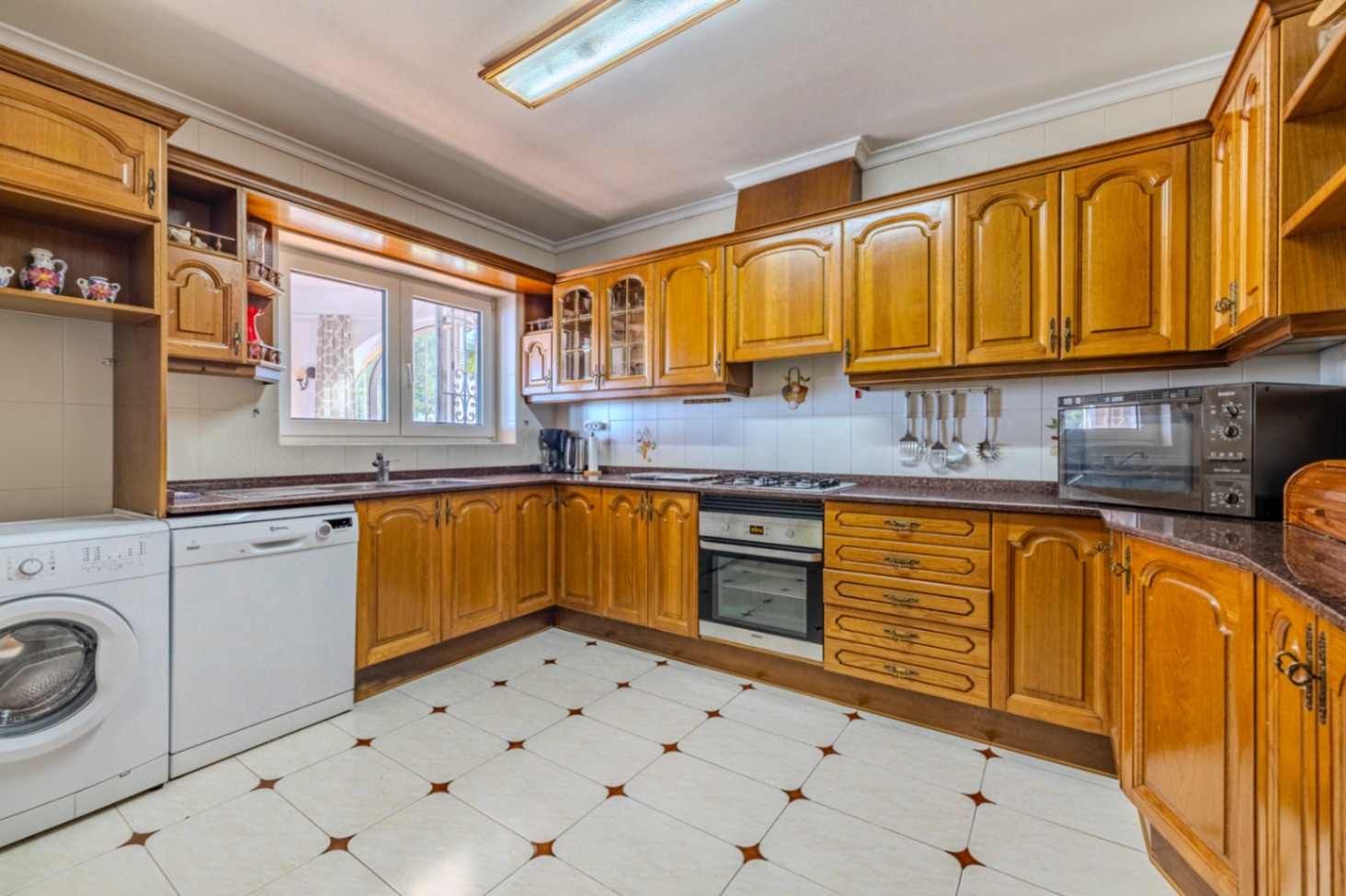Villa en venta en Jávea con impresionantes vistas al mar.