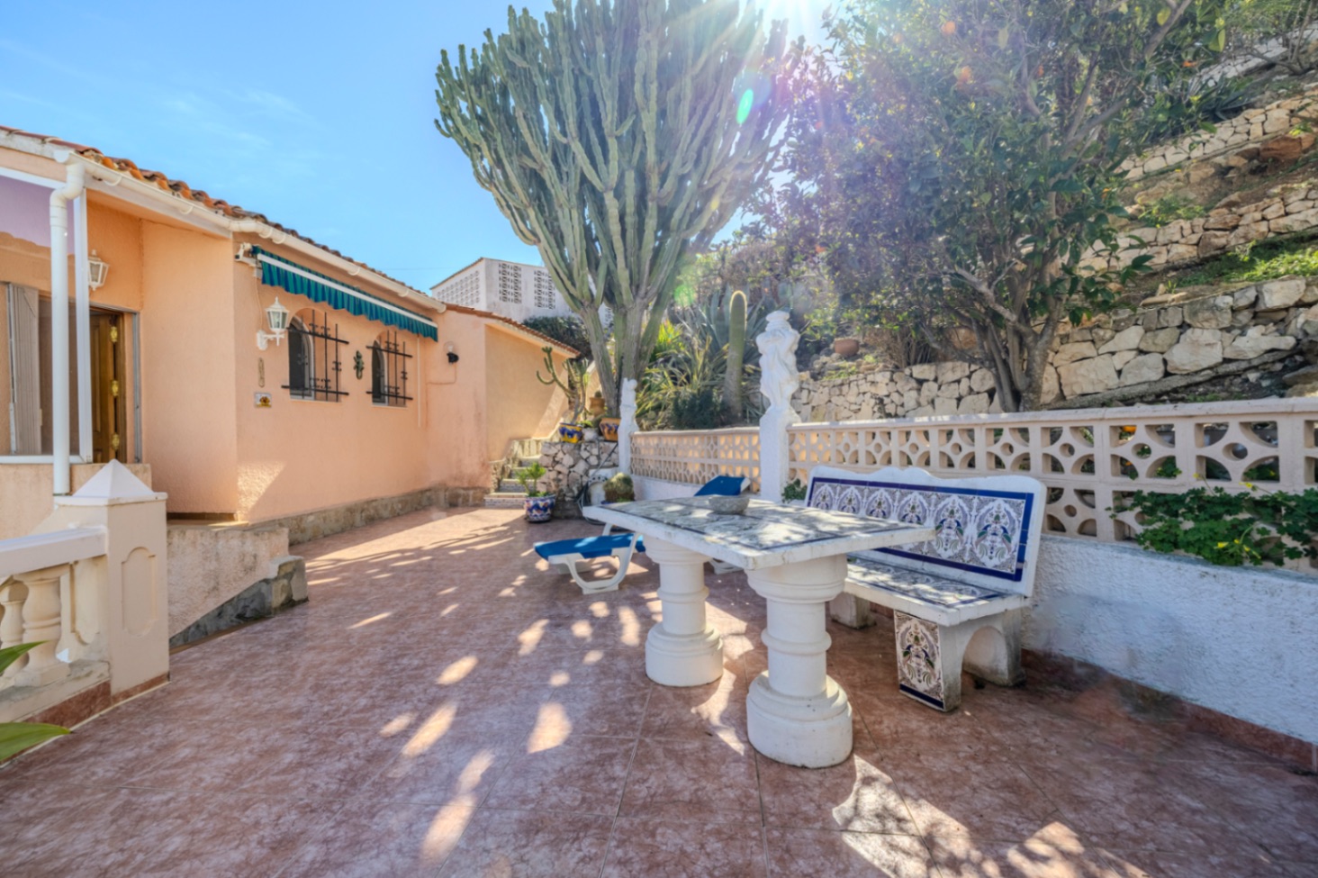 Villa en venta en Jávea con impresionantes vistas al mar.