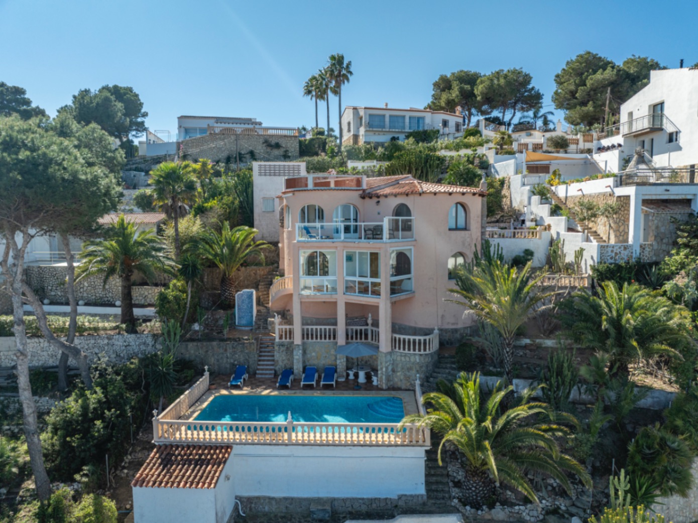 Villa en venta en Jávea con impresionantes vistas al mar.