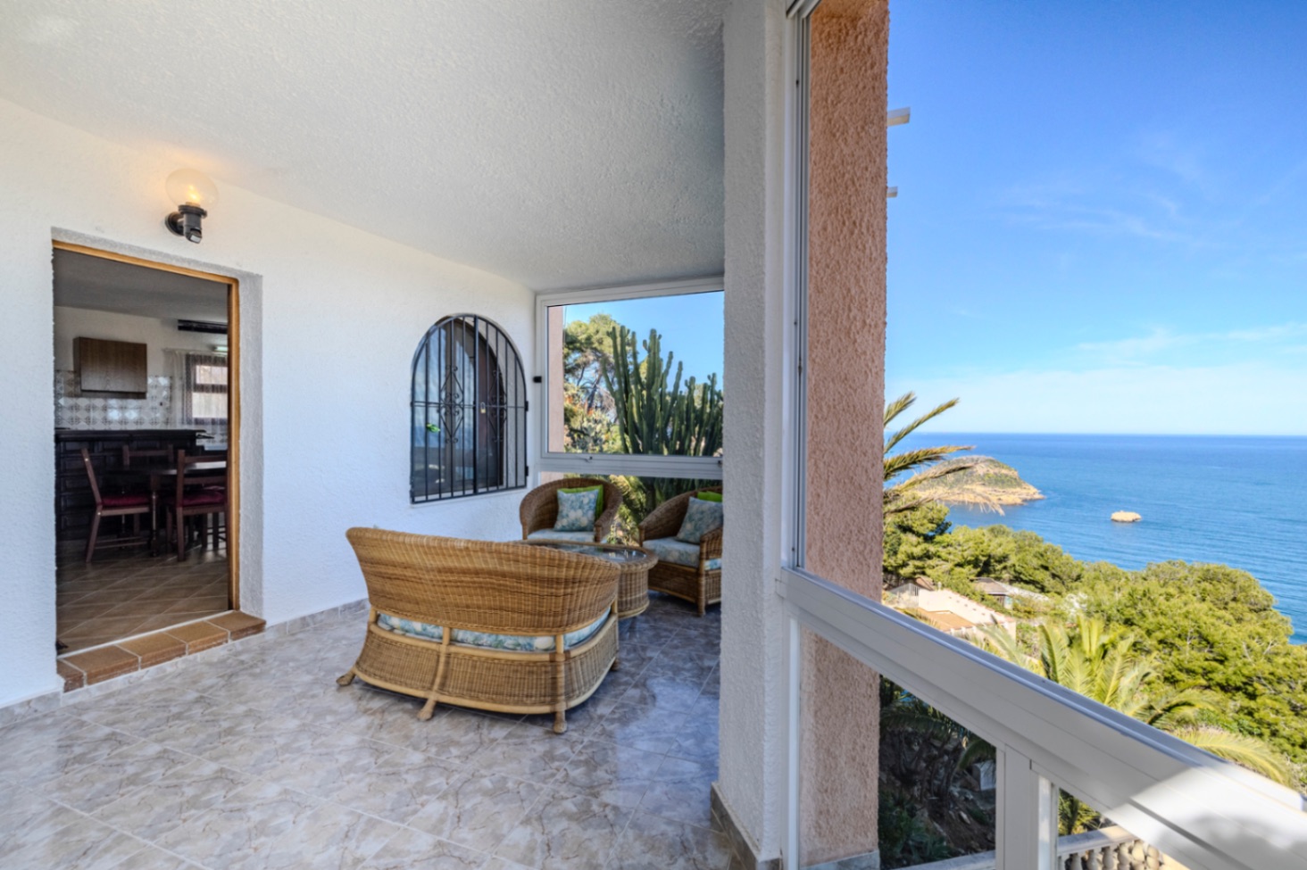 Villa en venta en Jávea con impresionantes vistas al mar.