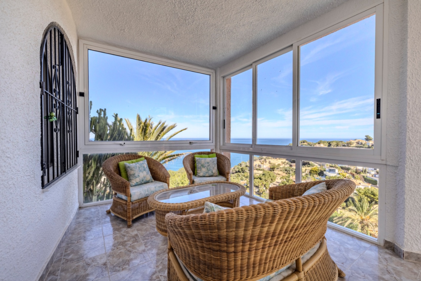 Villa en venta en Jávea con impresionantes vistas al mar.