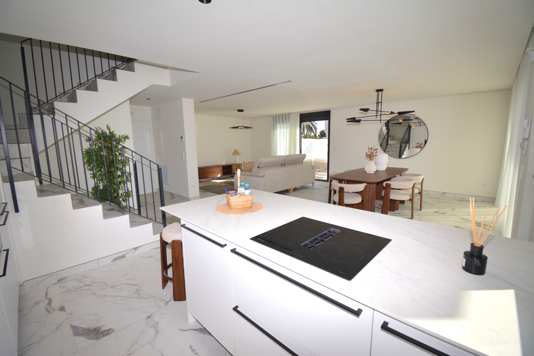 Preciosa villa moderna en venta en Denia