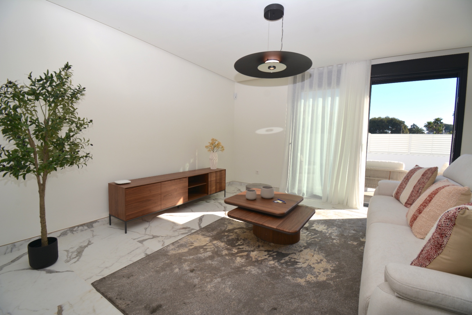 Preciosa villa moderna en venta en Denia