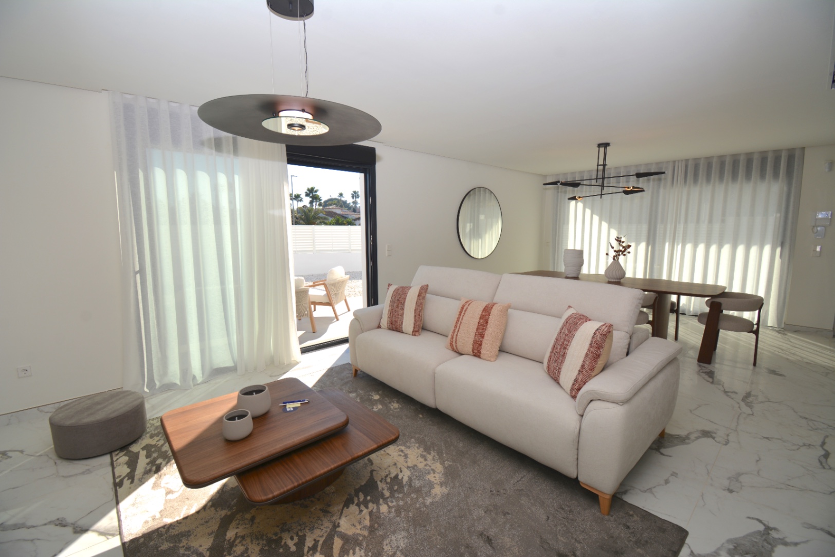 Preciosa villa moderna en venta en Denia