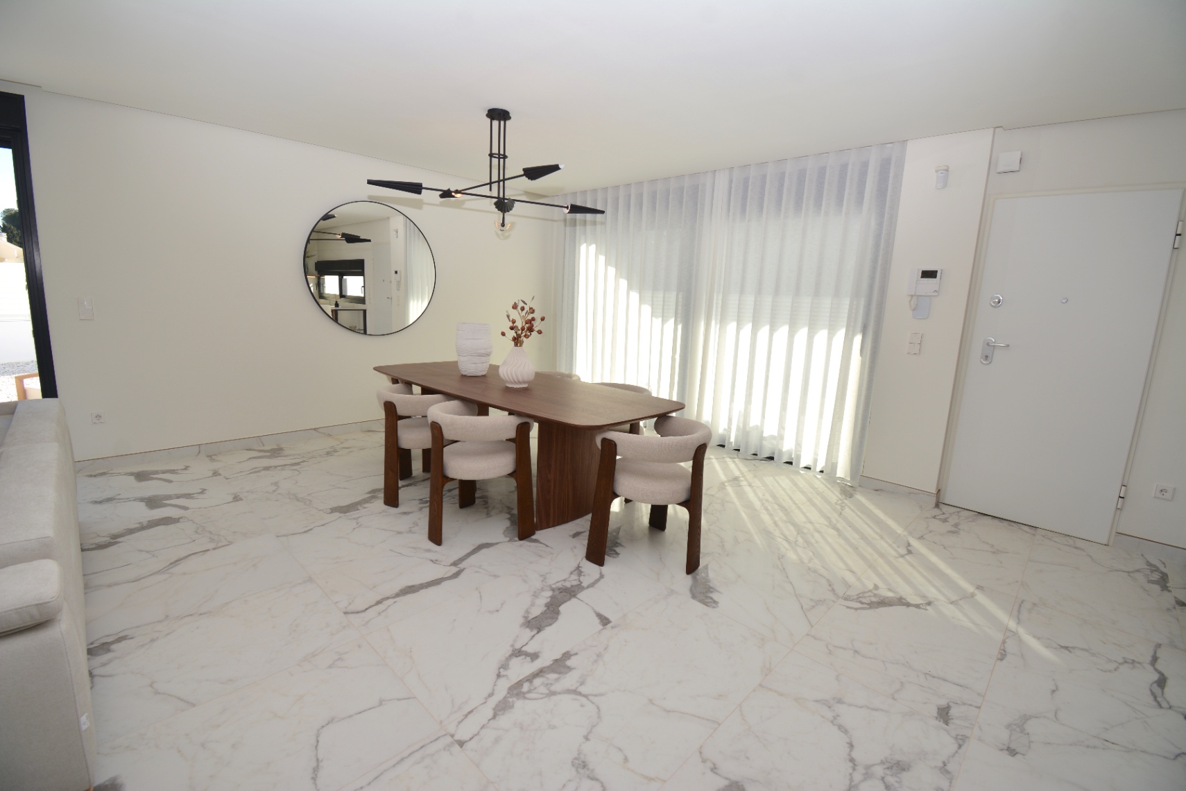 Preciosa villa moderna en venta en Denia