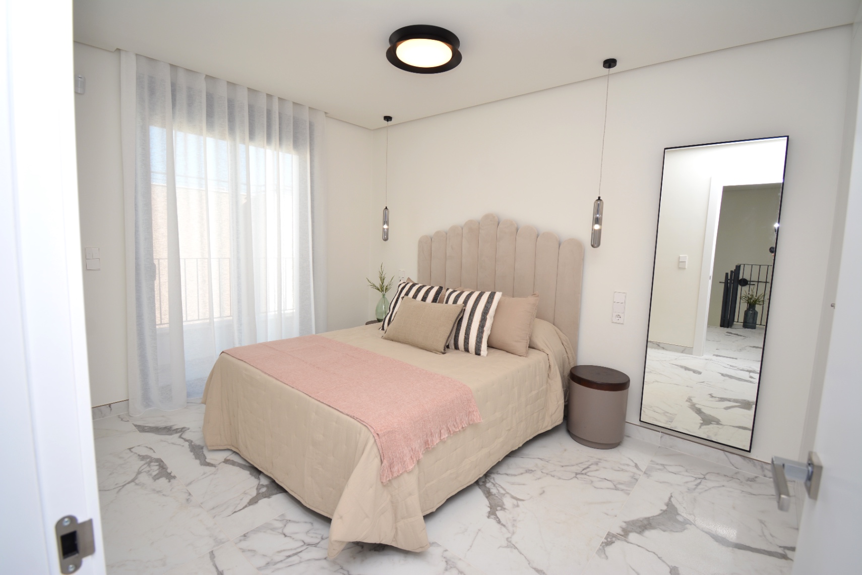 Preciosa villa moderna en venta en Denia