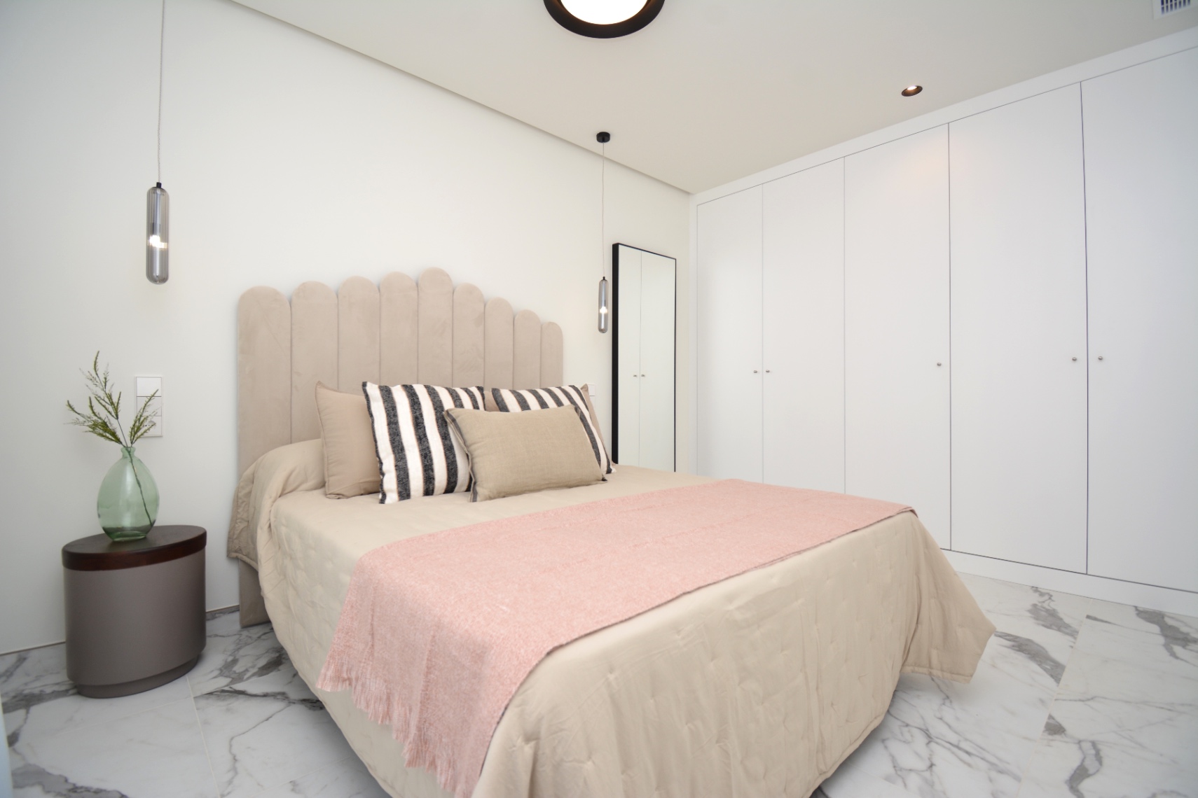Preciosa villa moderna en venta en Denia