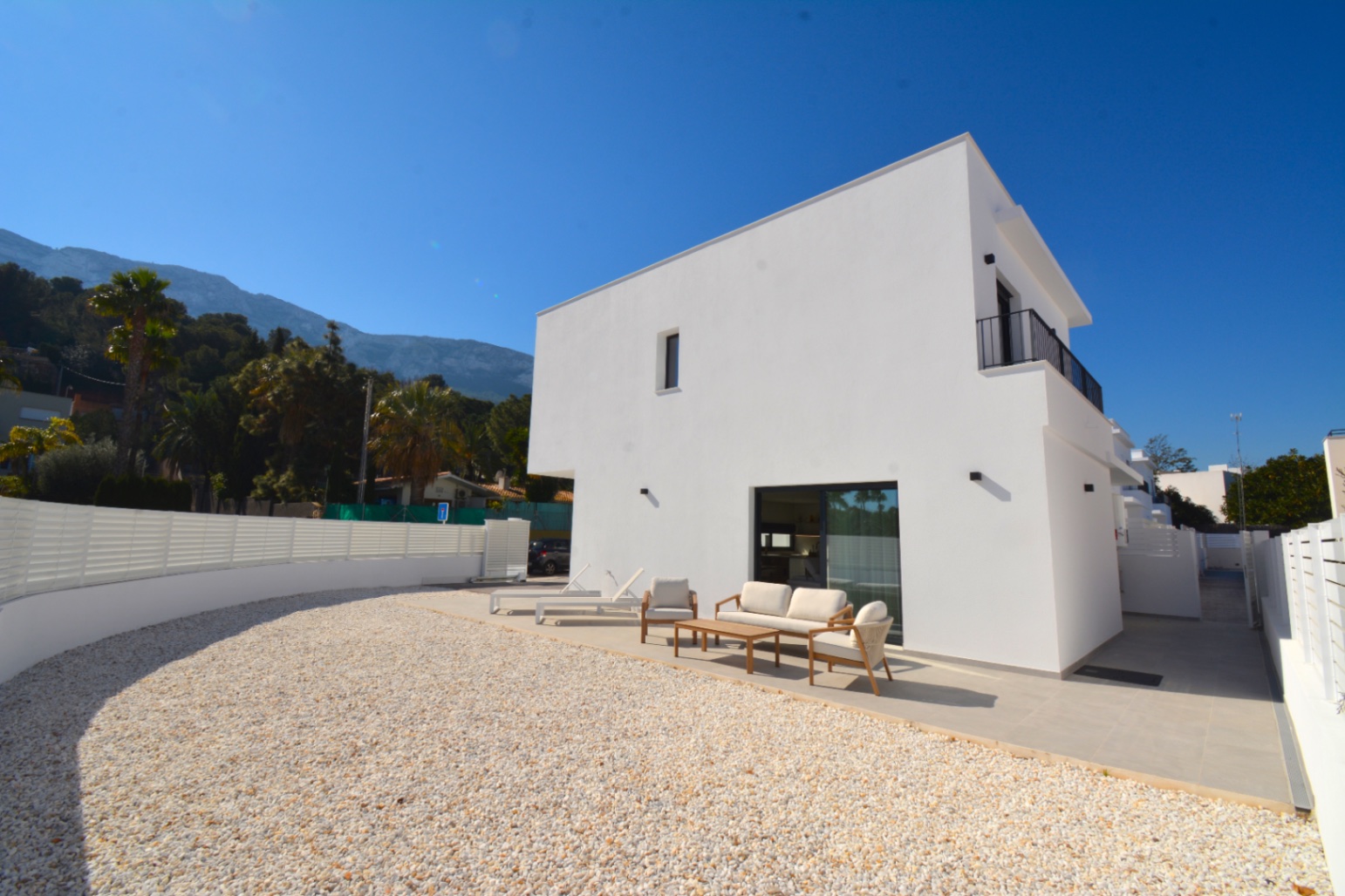 Preciosa villa moderna en venta en Denia