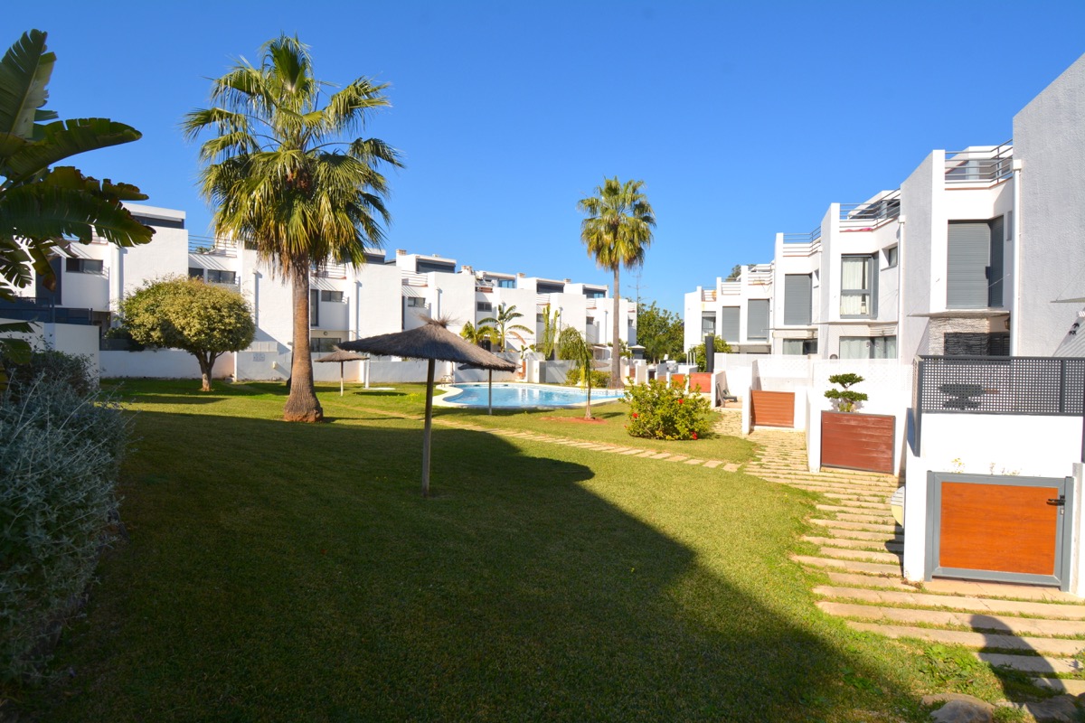 Bonito adosado en venta en Denia, zona La Pedrera.