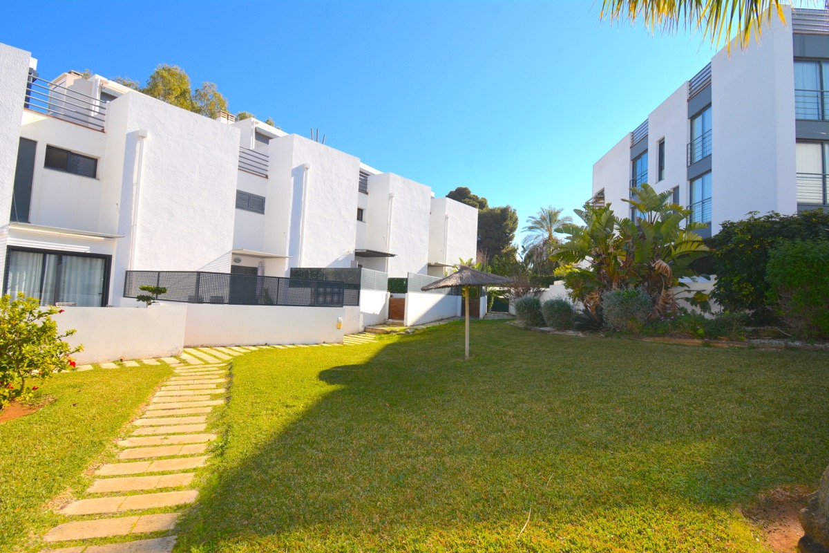 Bonito adosado en venta en Denia, zona La Pedrera.