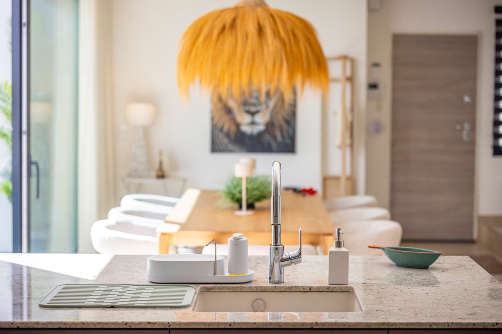 Vivienda contemporánea de lujo con una espectacular terraza en la azotea y a escasos pasos del centro de Dénia