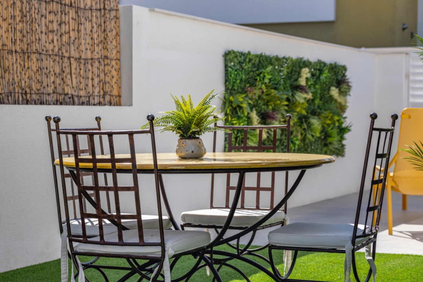 Vivienda contemporánea de lujo con una espectacular terraza en la azotea y a escasos pasos del centro de Dénia