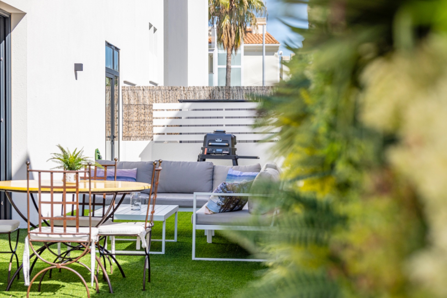 Vivienda contemporánea de lujo con una espectacular terraza en la azotea y a escasos pasos del centro de Dénia