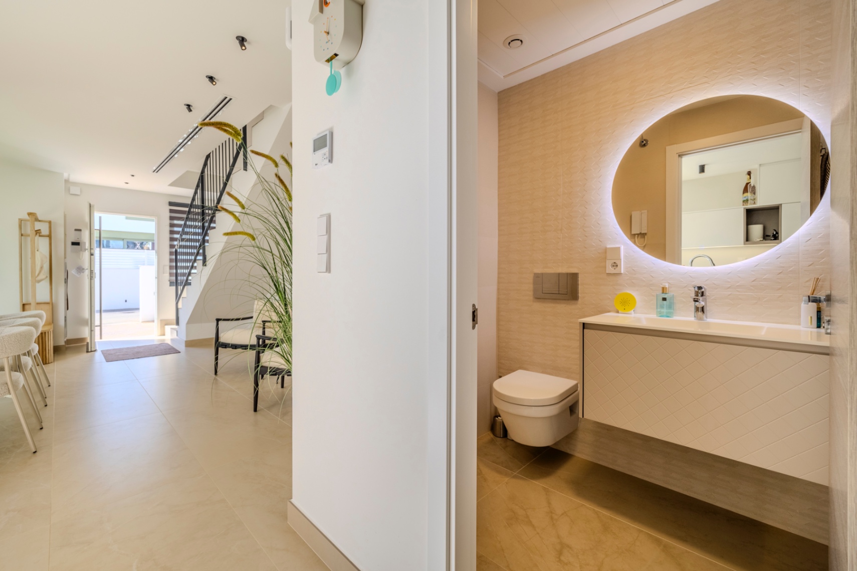 Vivienda contemporánea de lujo con una espectacular terraza en la azotea y a escasos pasos del centro de Dénia