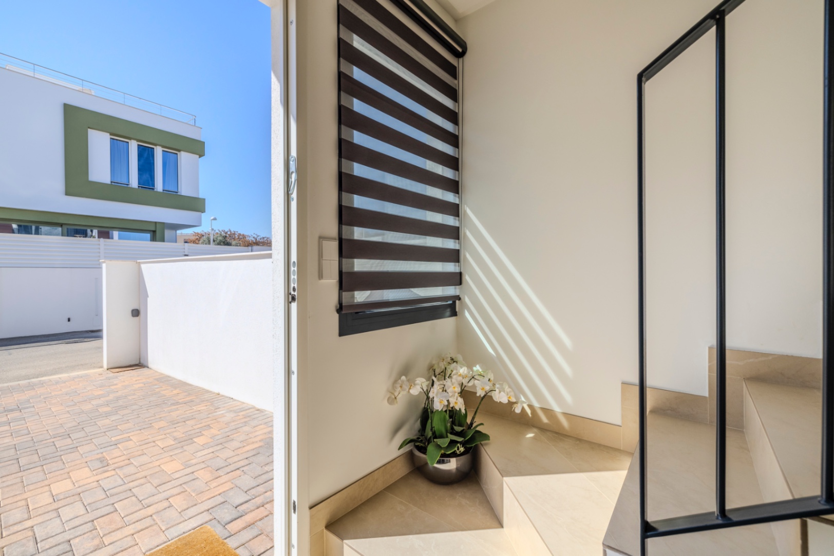 Vivienda contemporánea de lujo con una espectacular terraza en la azotea y a escasos pasos del centro de Dénia