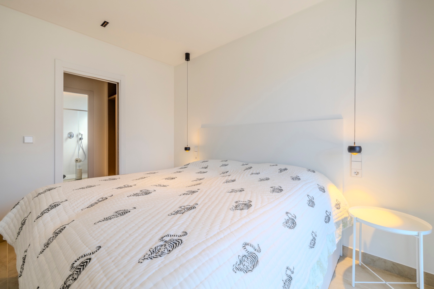 Vivienda contemporánea de lujo con una espectacular terraza en la azotea y a escasos pasos del centro de Dénia