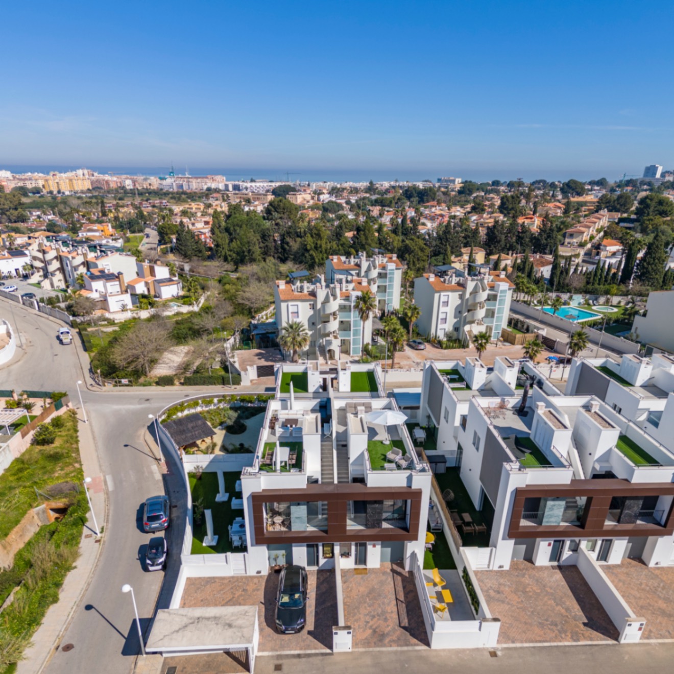 Vivienda contemporánea de lujo con una espectacular terraza en la azotea y a escasos pasos del centro de Dénia