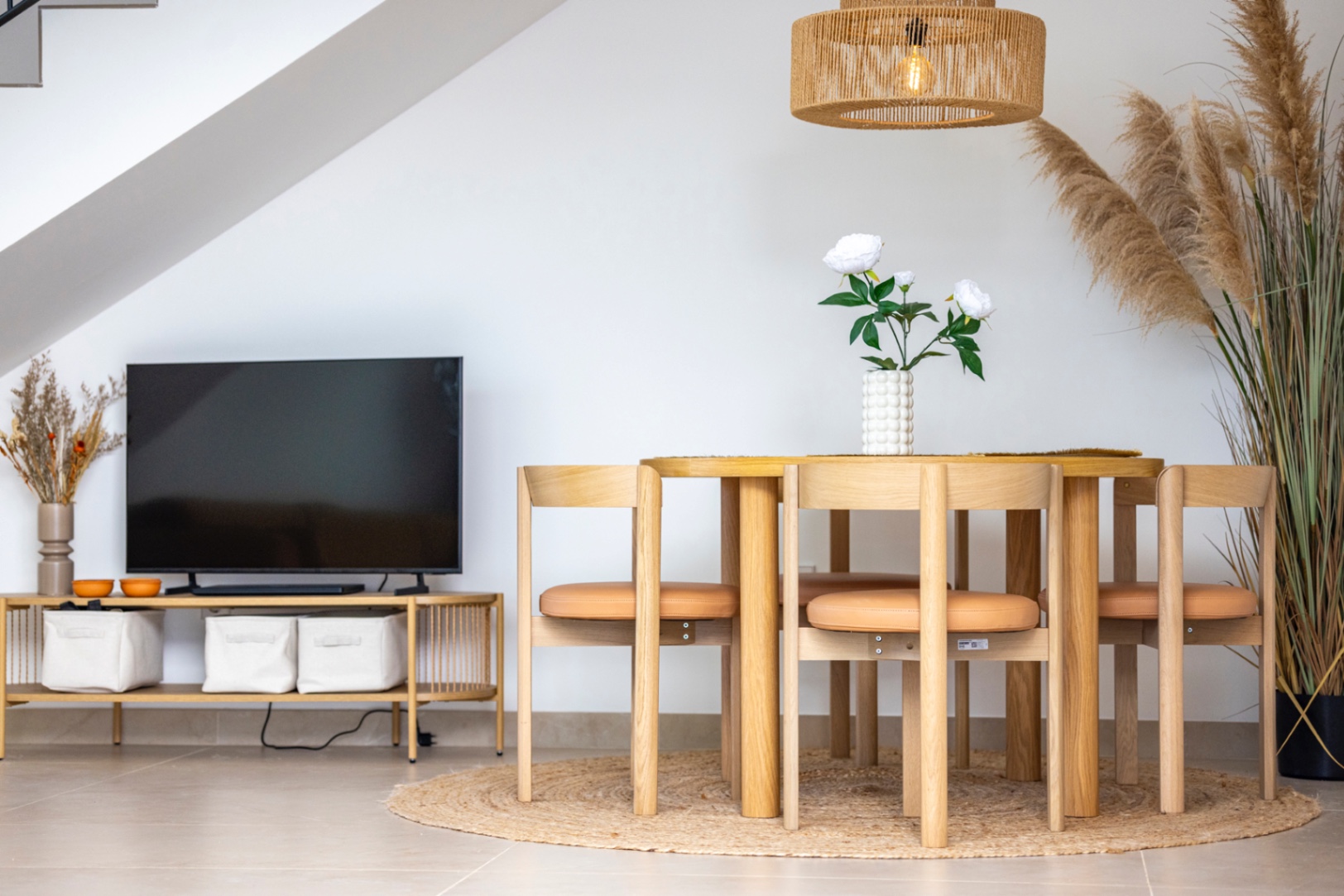 Espectacular chalet pareado en venta en Denia, a un paso del pueblo.
