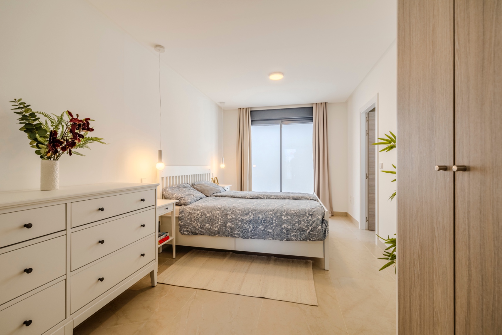 Espectacular chalet pareado en venta en Denia, a un paso del pueblo.