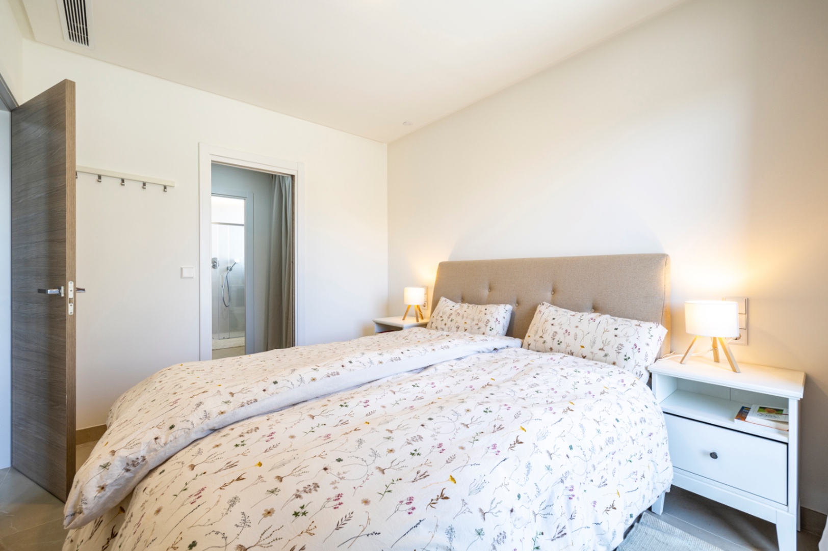Espectacular chalet pareado en venta en Denia, a un paso del pueblo.
