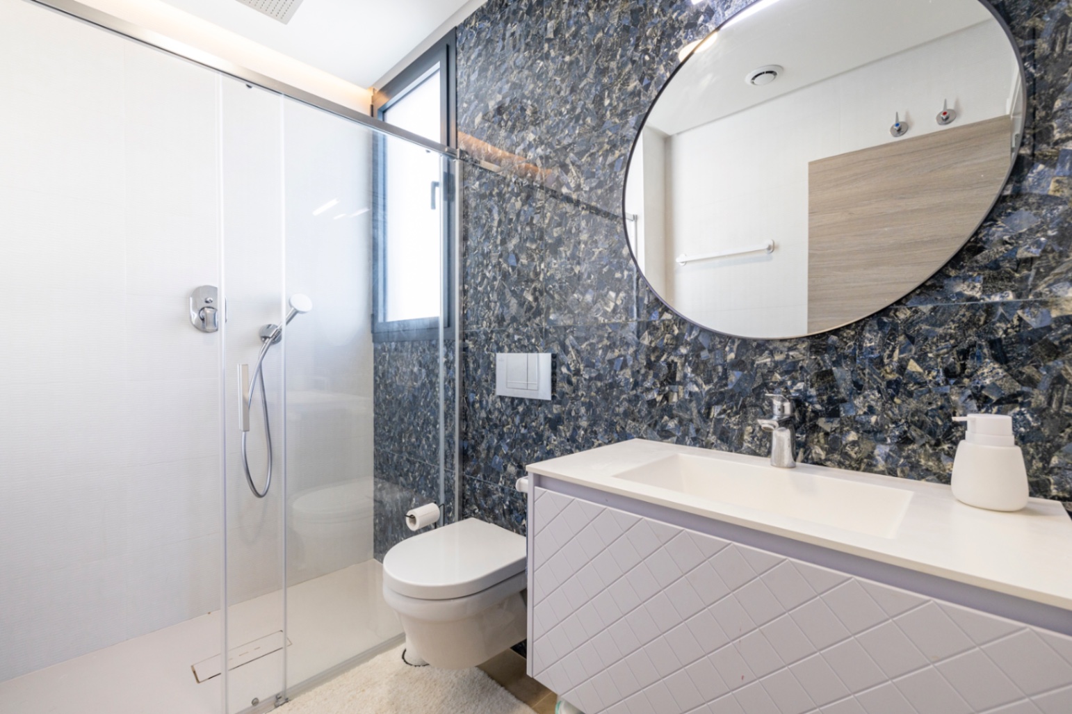 Espectacular chalet pareado en venta en Denia, a un paso del pueblo.