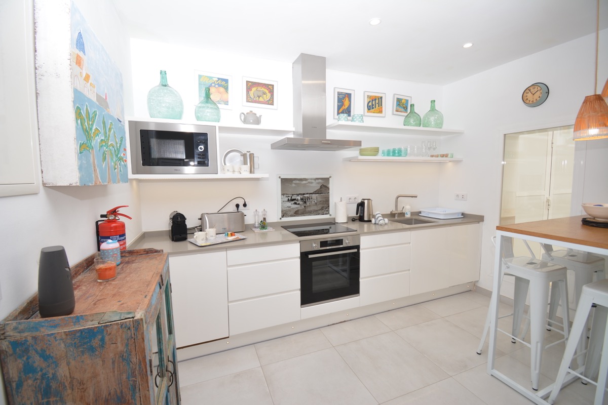 Reihenhaus zu verkaufen in Puerto de Jávea, 100 m vom Meer entfernt, renoviert.