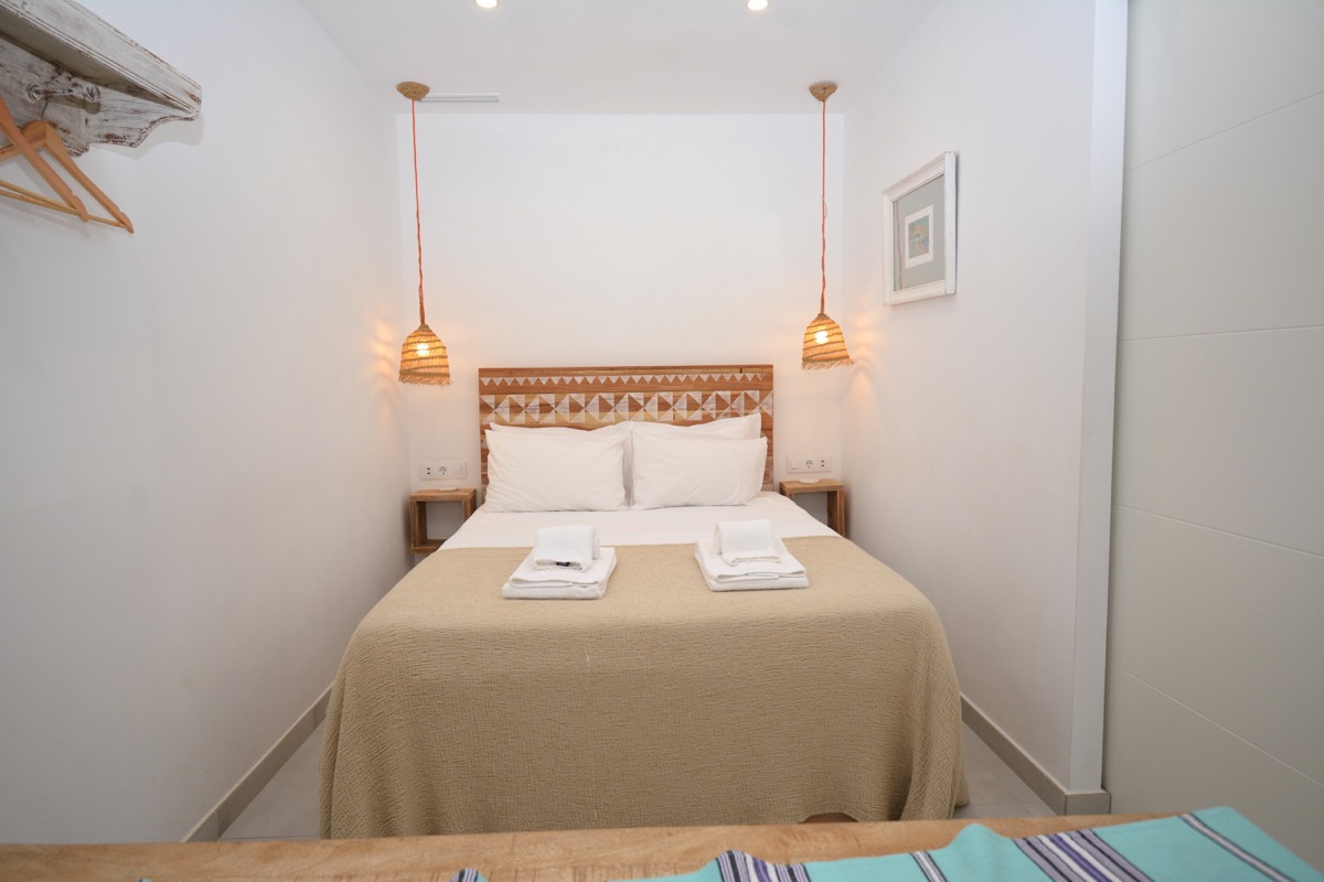 Reihenhaus zu verkaufen in Puerto de Jávea, 100 m vom Meer entfernt, renoviert.