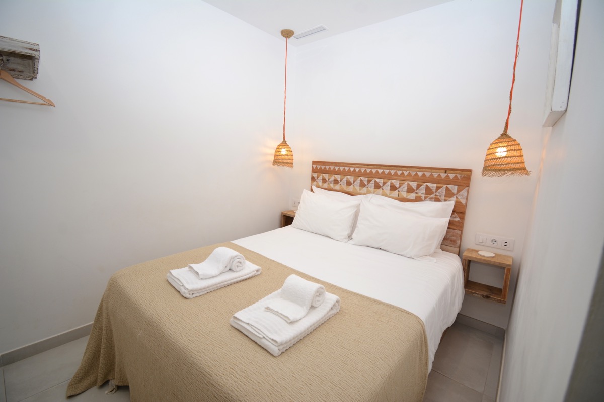 Reihenhaus zu verkaufen in Puerto de Jávea, 100 m vom Meer entfernt, renoviert.