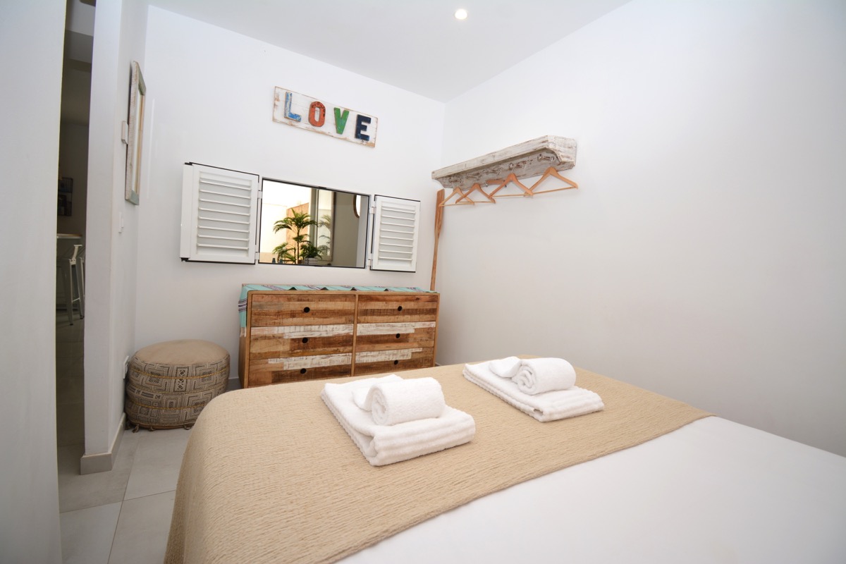 Reihenhaus zu verkaufen in Puerto de Jávea, 100 m vom Meer entfernt, renoviert.
