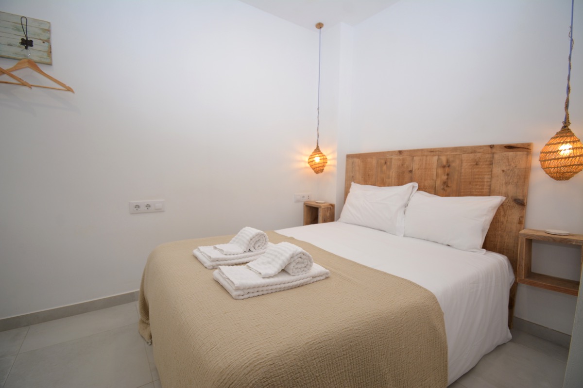 Reihenhaus zu verkaufen in Puerto de Jávea, 100 m vom Meer entfernt, renoviert.