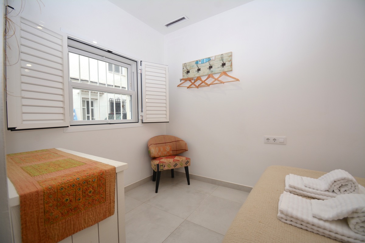 Reihenhaus zu verkaufen in Puerto de Jávea, 100 m vom Meer entfernt, renoviert.