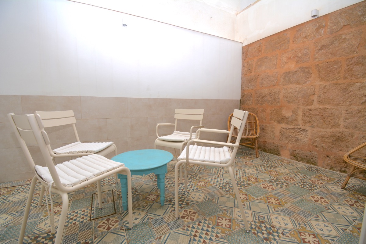 Reihenhaus zu verkaufen in Puerto de Jávea, 100 m vom Meer entfernt, renoviert.