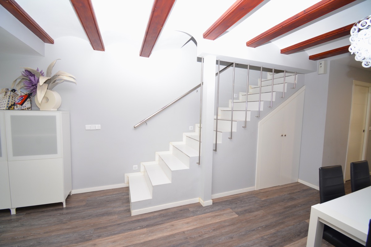 Bonito adosado dúplex  en venta, en zona La Pedrera.