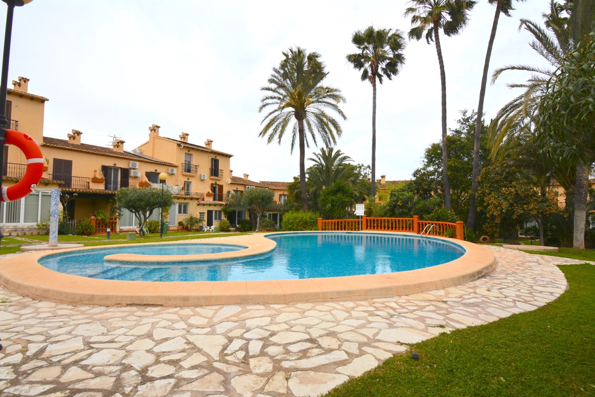 Bonito adosado dúplex  en venta, en zona La Pedrera.
