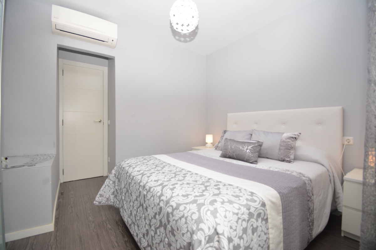 Bonito adosado dúplex  en venta, en zona La Pedrera.