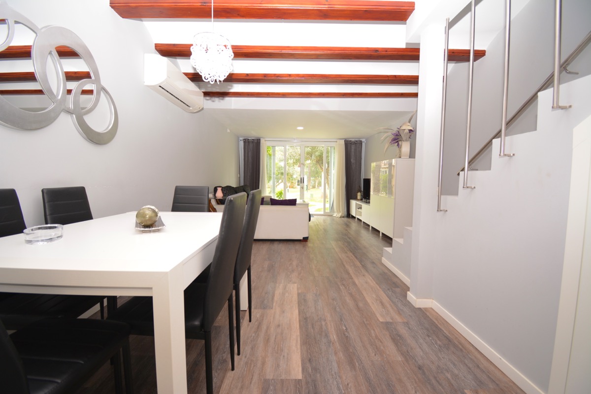 Bonito adosado dúplex  en venta, en zona La Pedrera.